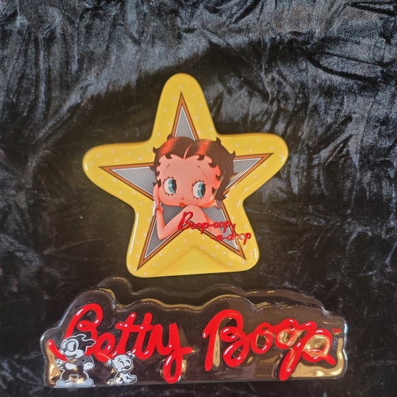 781. 2004 ~ Betty Boop ~ Salt & Pepper ~ Collector's Item ~ Boop-oop-a-doop! - Picture 6 of 12